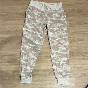 Athleta White Beige Camo Comfy Camouflage Joggers Soft Interior